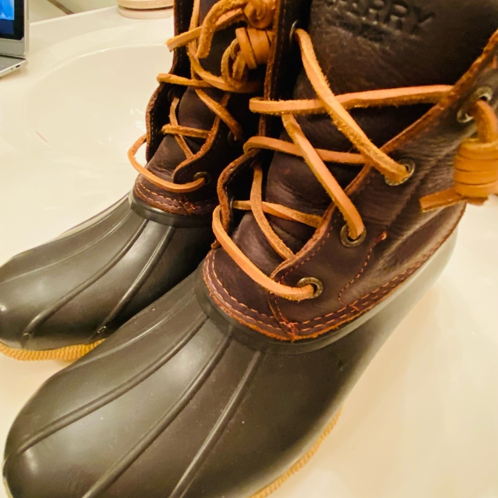 Almost new Sperry size 6.5